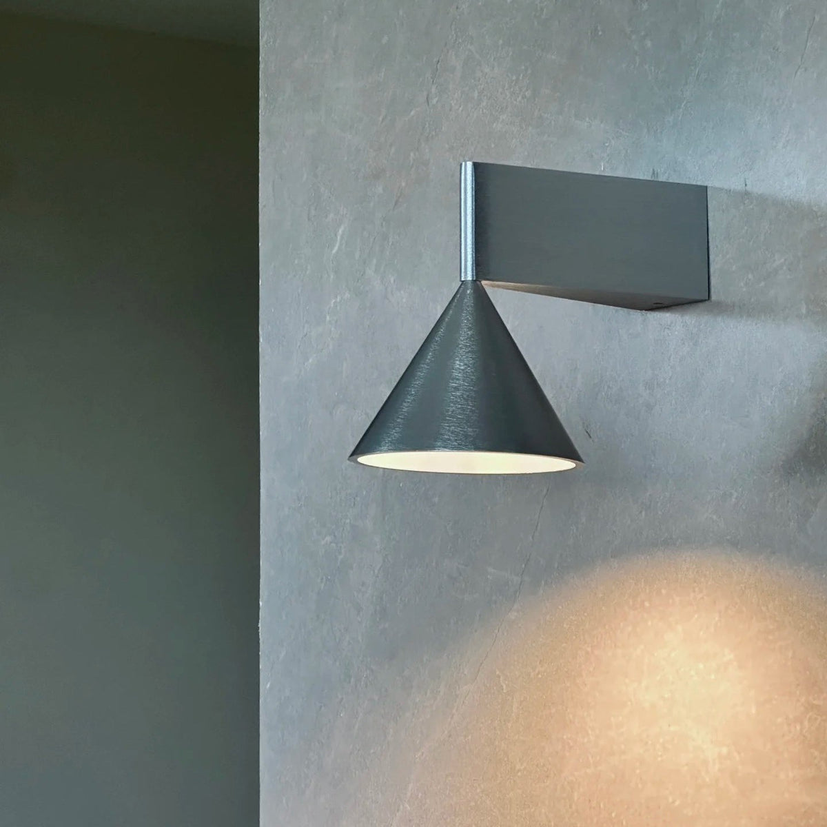 Amalfi Aluminum Wall Lamp