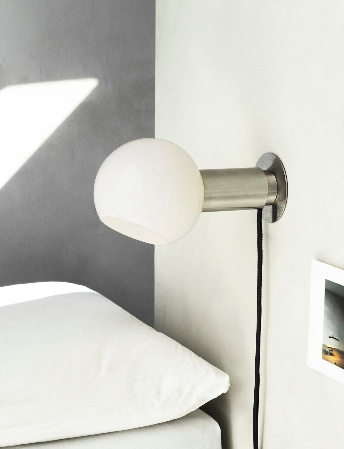 Teramo Sphere Wall Lamp