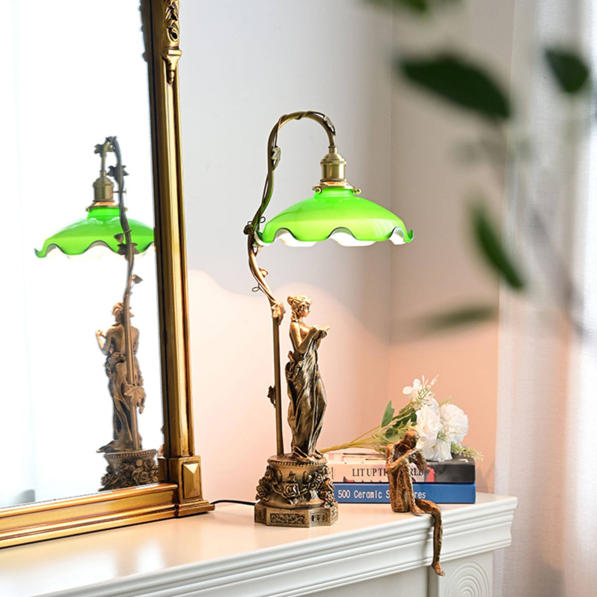 Albino Statue Glass Table Lamp