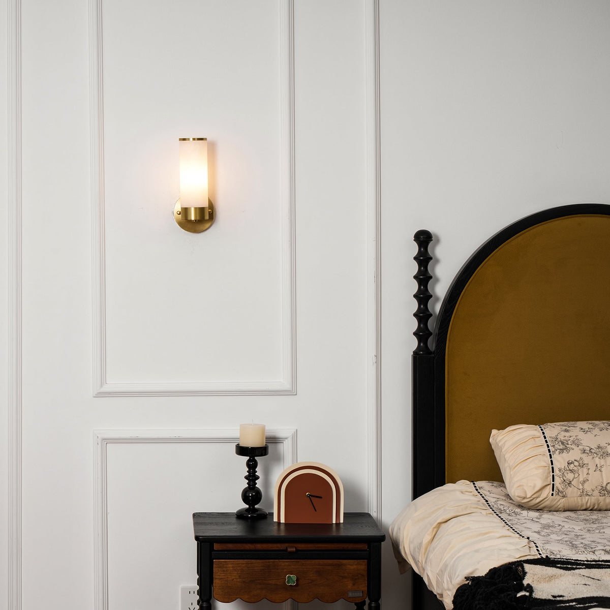 Fannetto Alabaster Wall Lamp
