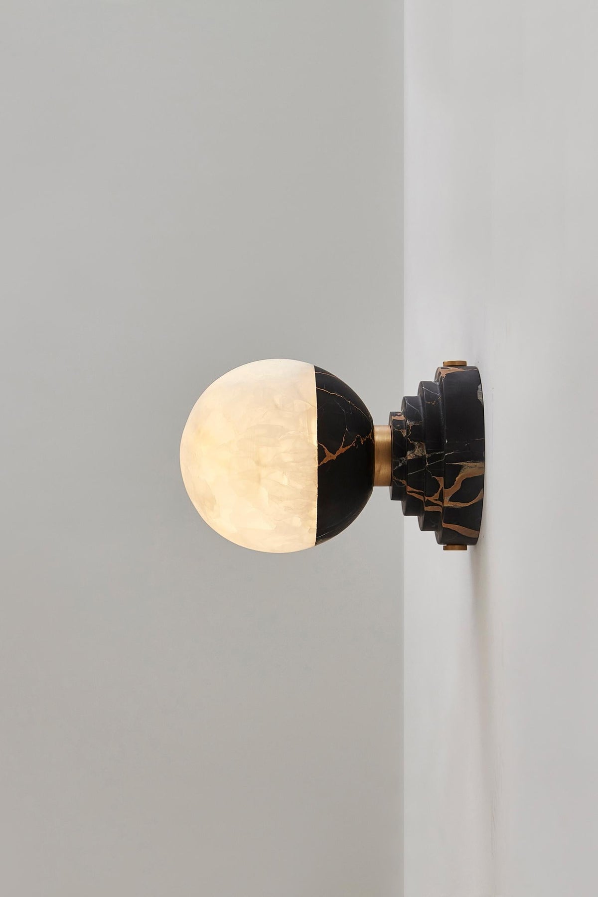 Giuliano Marble Wall Lamp