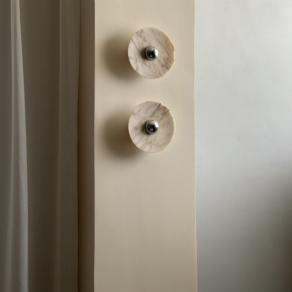 Ugo Marble Wall Lamp