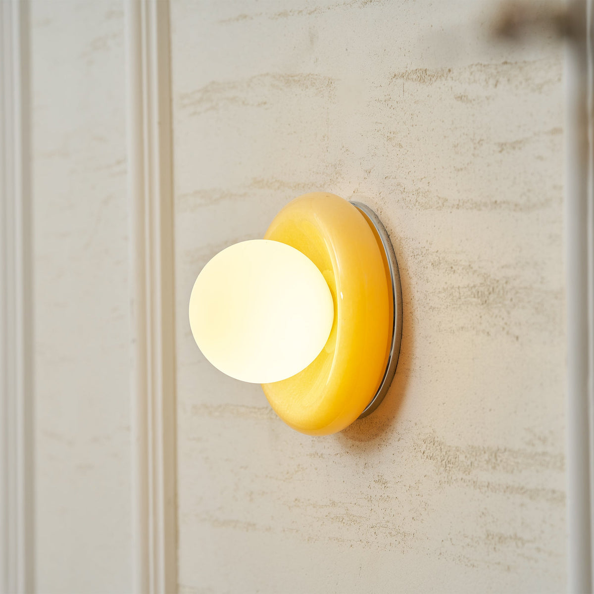 Emiliano Onyx Wall Lamp