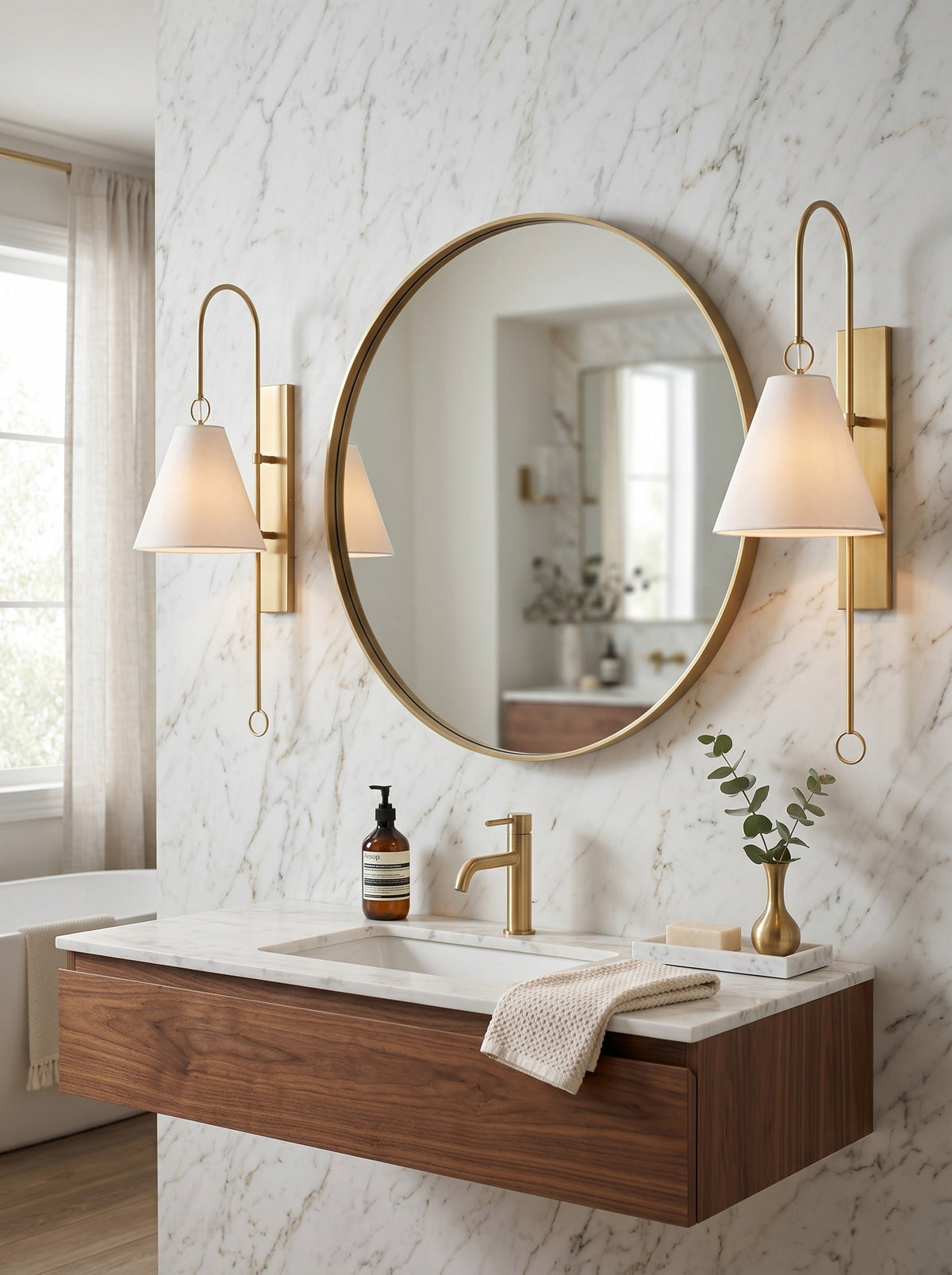 Tivello Wall Lamp