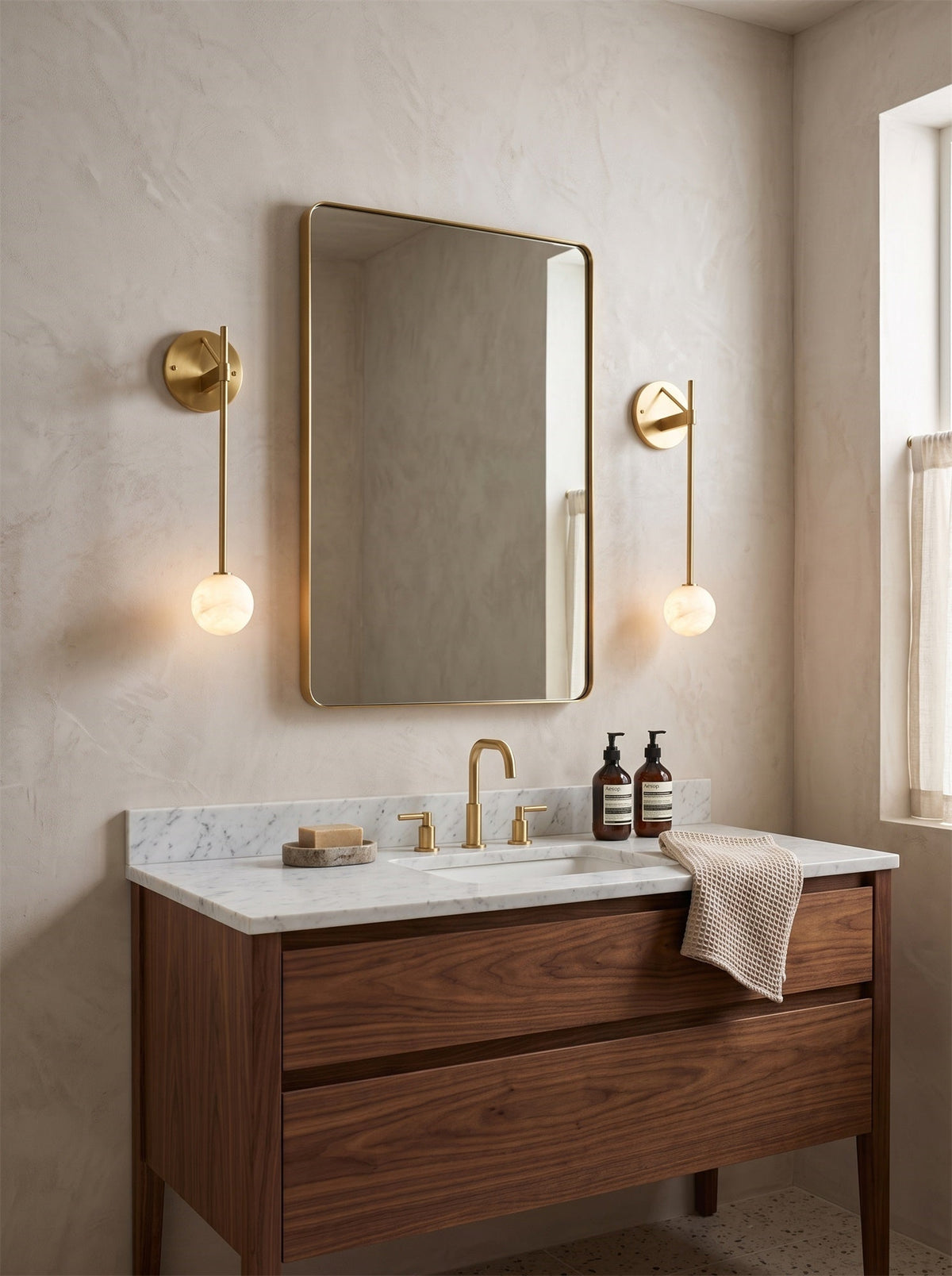 Alloro Alabaster Wall Lamp