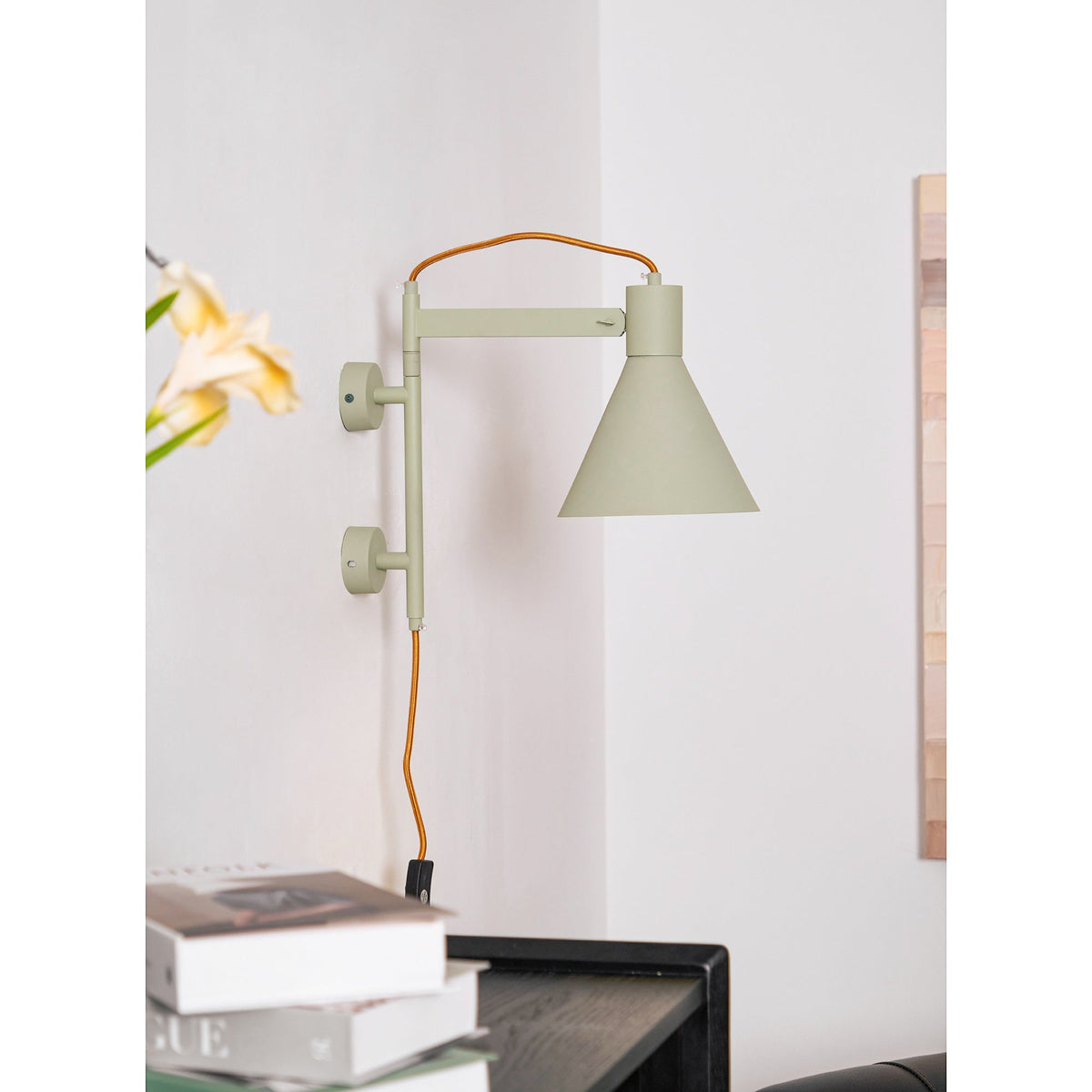 Posesco Plug-In Wall Lamp