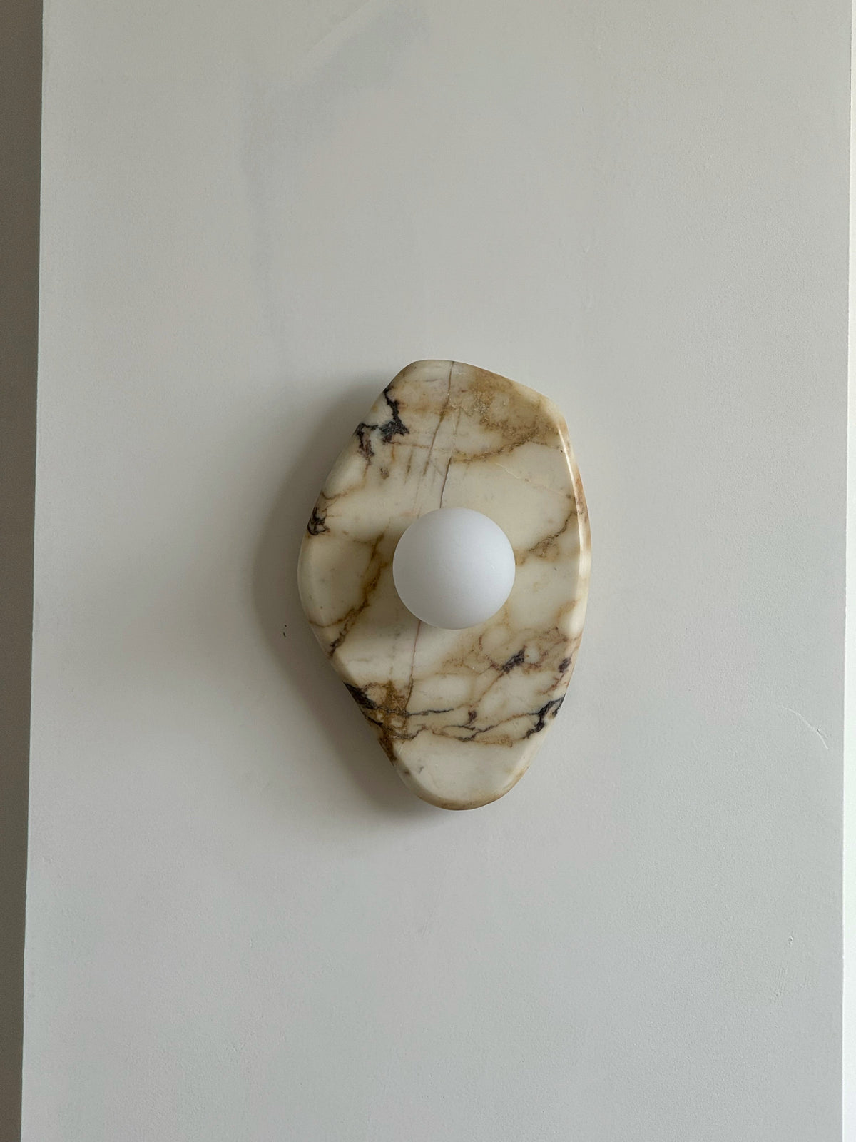 Ravlora Marble Textured Wall Lamp