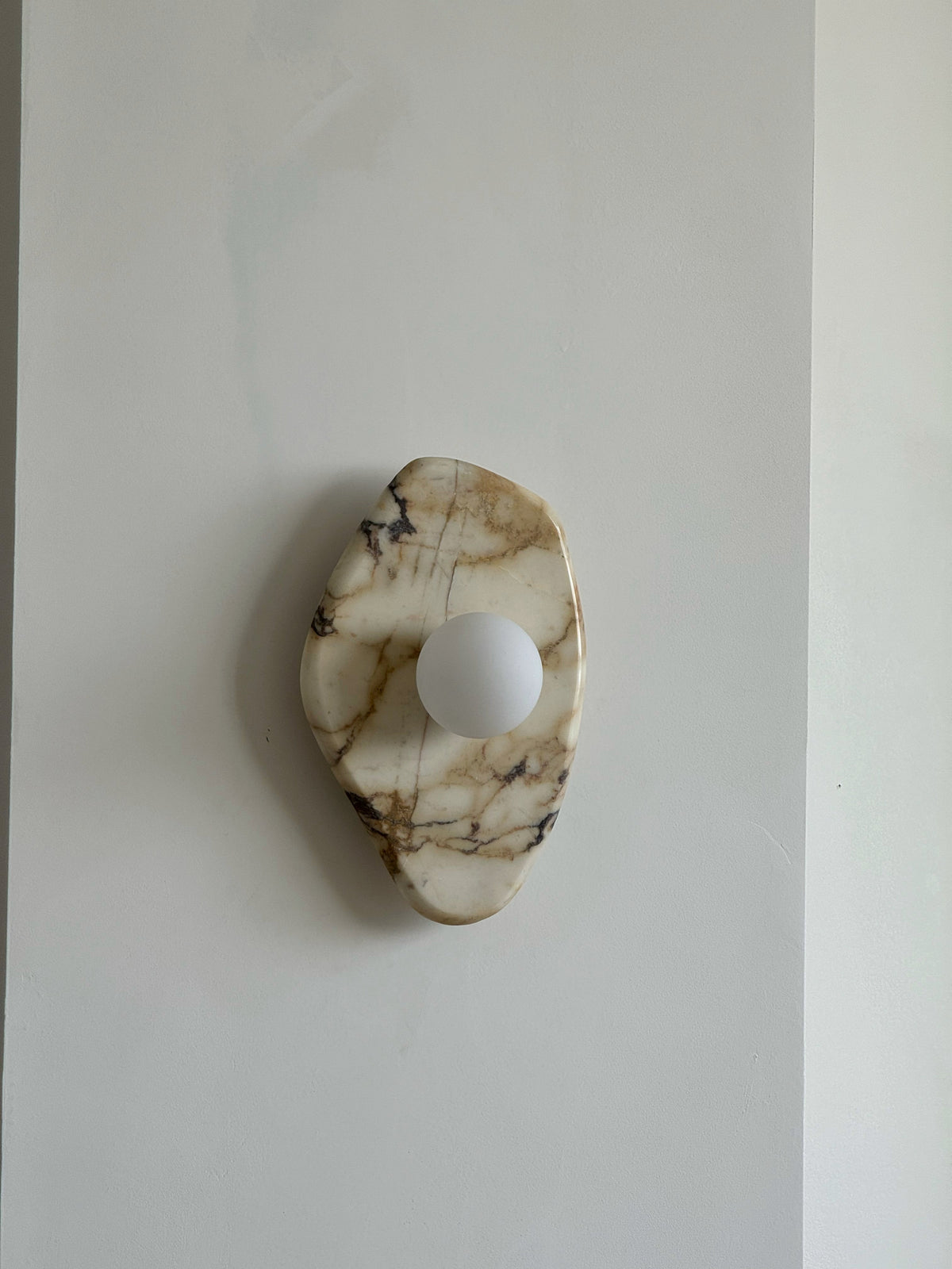 Ravlora Marble Textured Wall Lamp