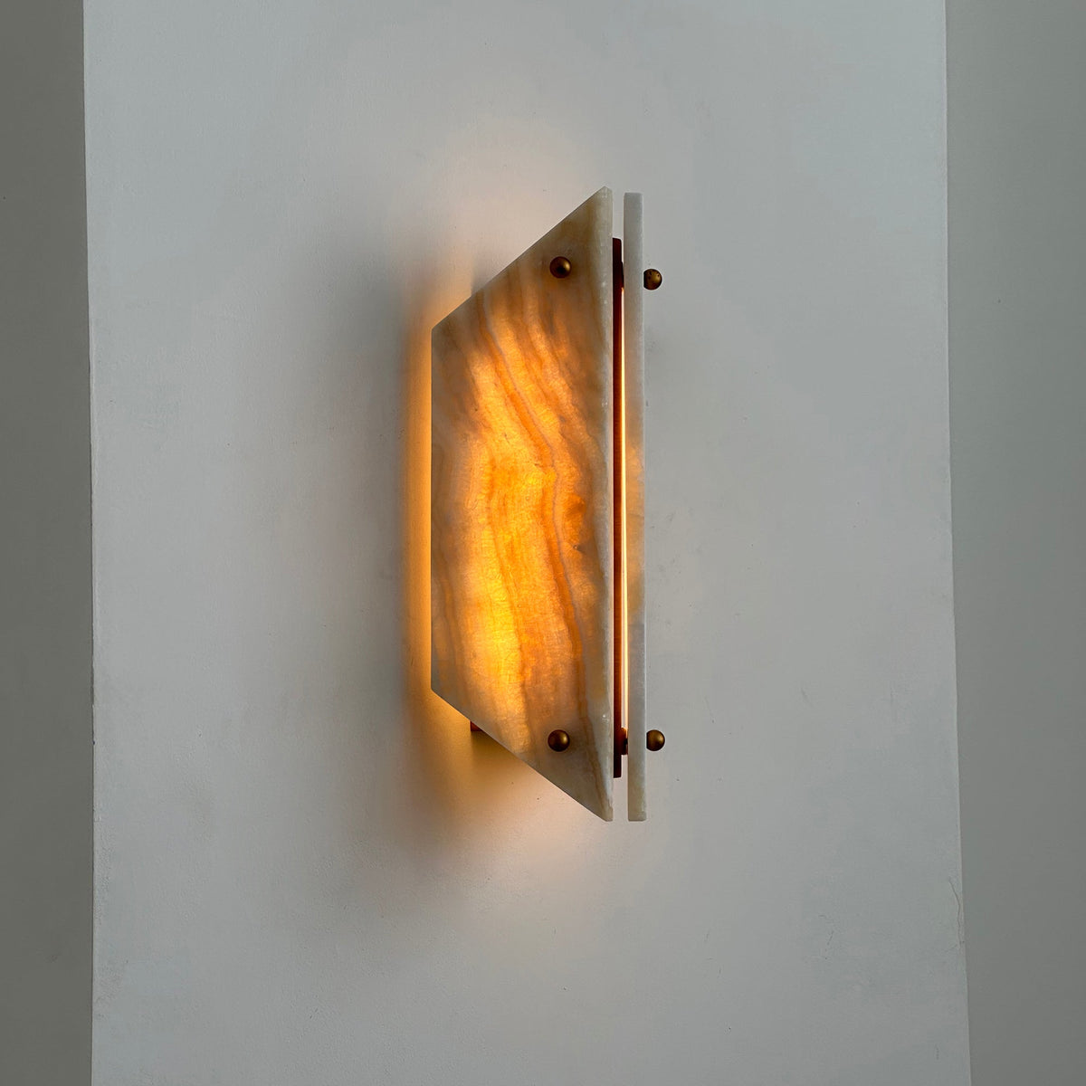 Murone Stone Wall Lamp