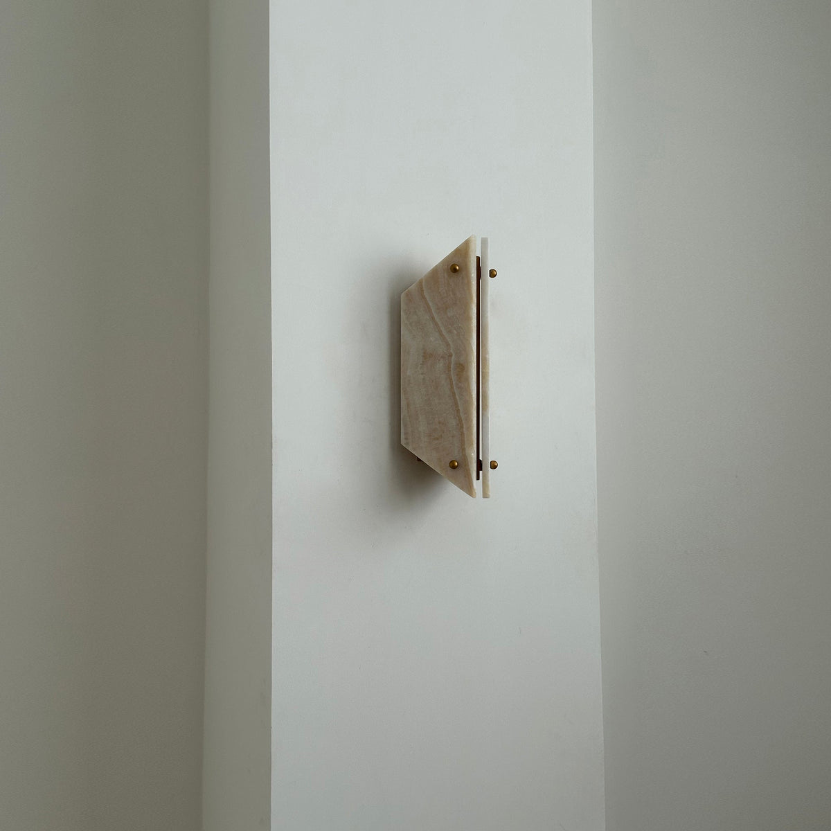 Murone Stone Wall Lamp